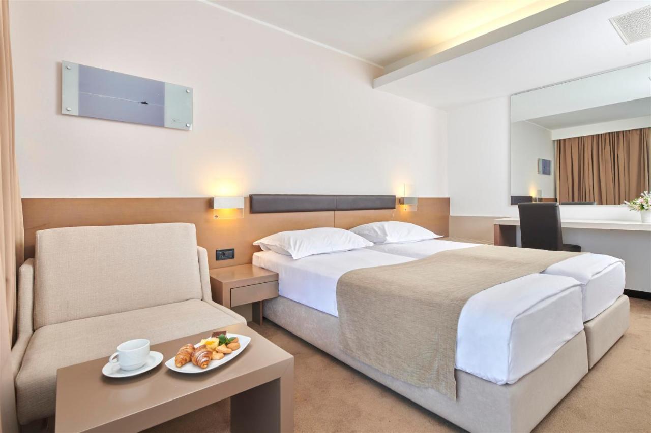 Hotel Molindrio Plava Laguna Porec Bagian luar foto