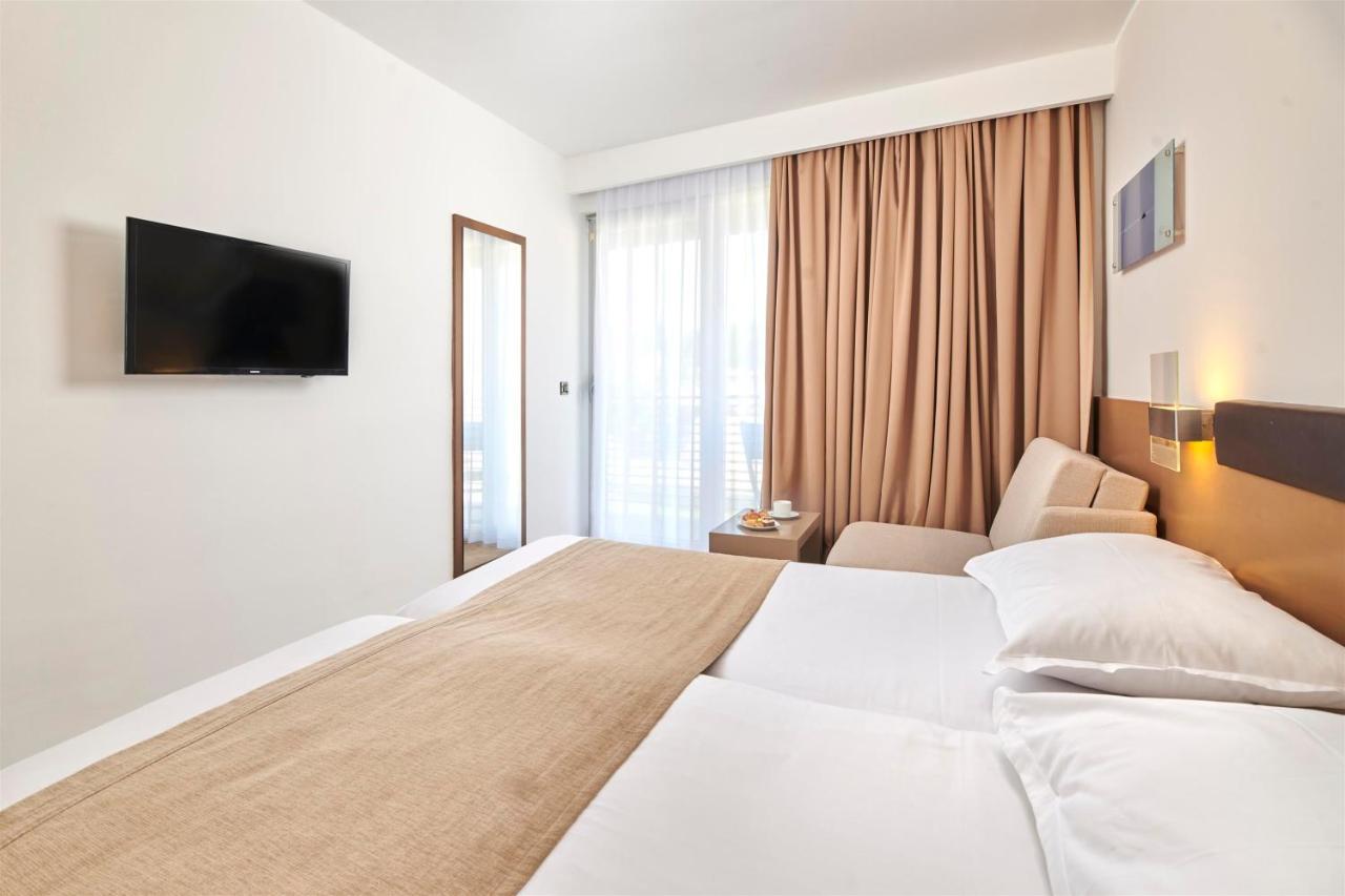 Hotel Molindrio Plava Laguna Porec Bagian luar foto